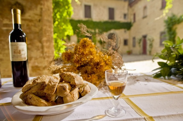 Montefollonico: il Borgo segreto del Vin Santo