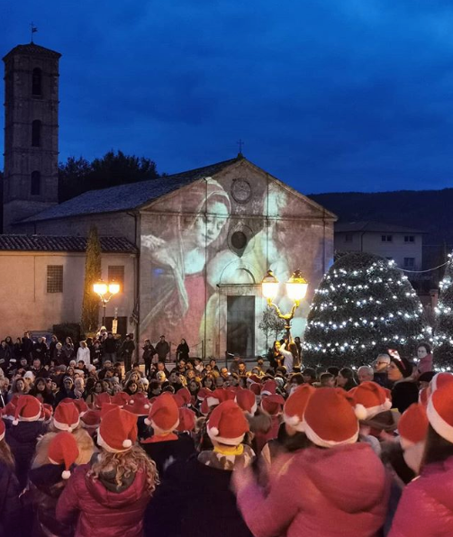 The Christmas Log, the Mercante in Chiana, the panforte and the cribs: 4 Christmas traditions in the Valdichiana Senese