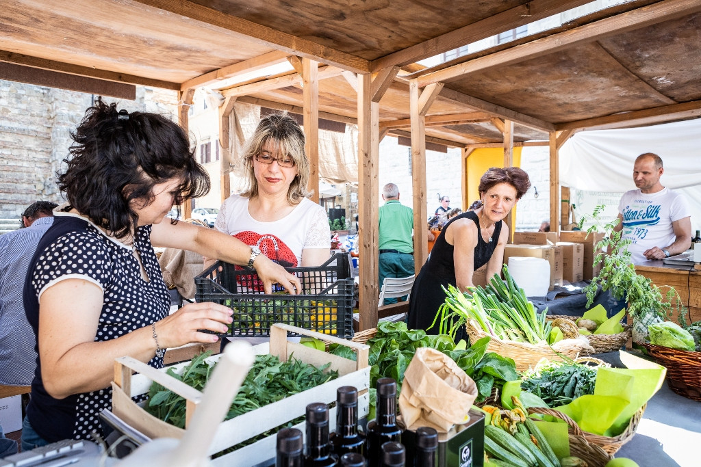 I Mercati Settimanali in Valdichiana Senese